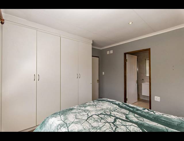 3 BEDROOM TOWNHOUSE FOR SALE IN RADIOKOP